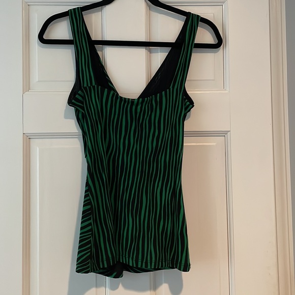 Kenneth Cole Reaction top - Picture 2 of 9